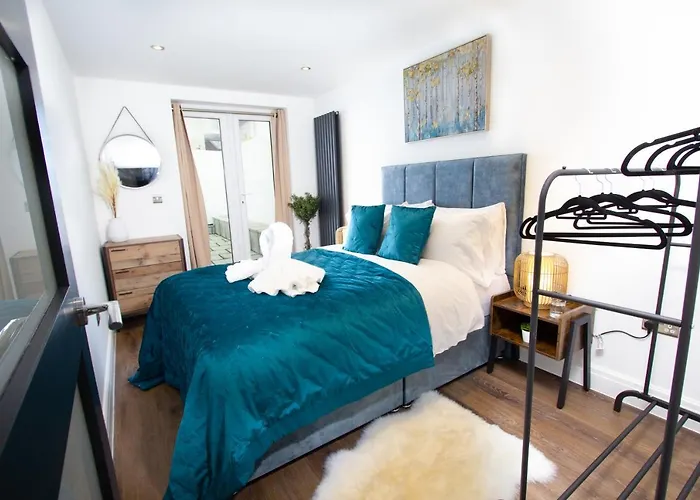 Luxury Pad Centrally Located Near Brighton Station
