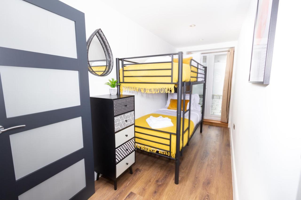 Luxury Pad Centrally Located Near Station Brighton