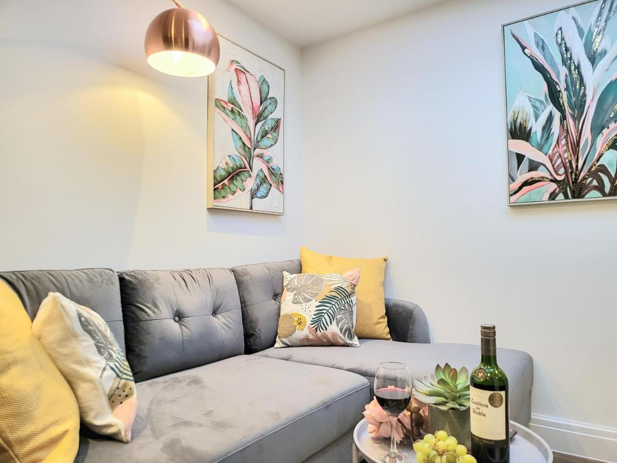 Luxury Pad Centrally Located Near Station Apartment Brighton