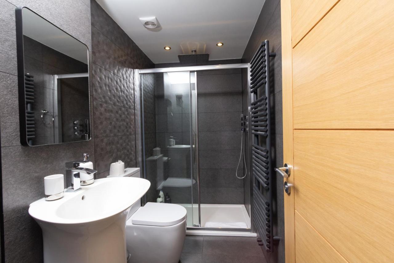 Luxury Pad Centrally Located Near Station Brighton