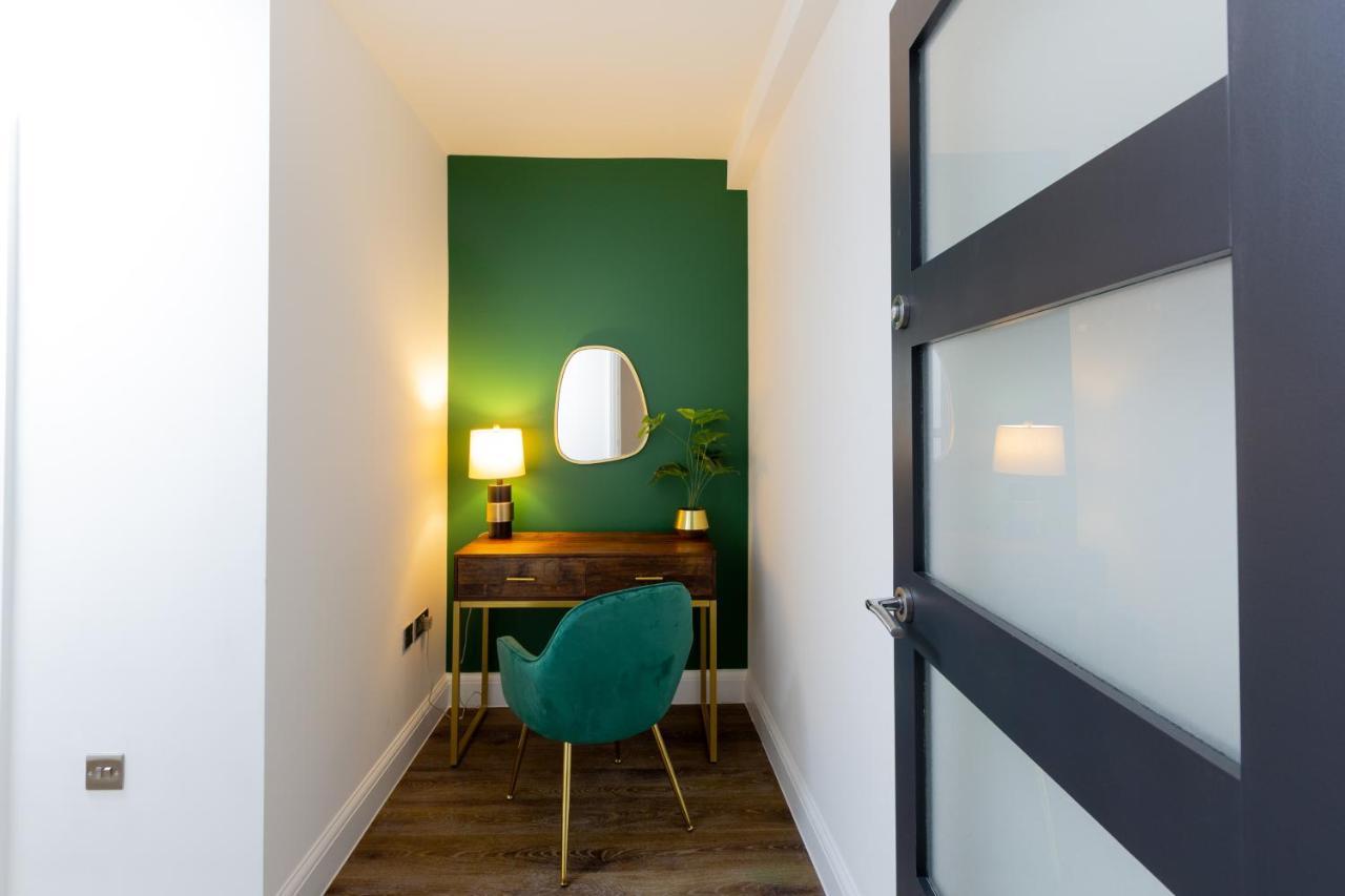 Apartment Luxury Pad Centrally Located Near Station Brighton