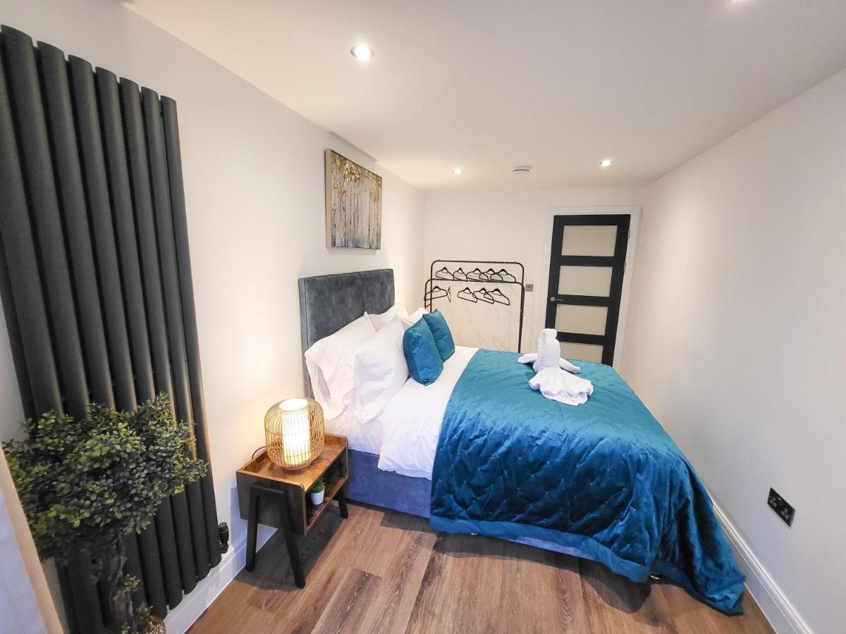 Apartment Luxury Pad Centrally Located Near Station