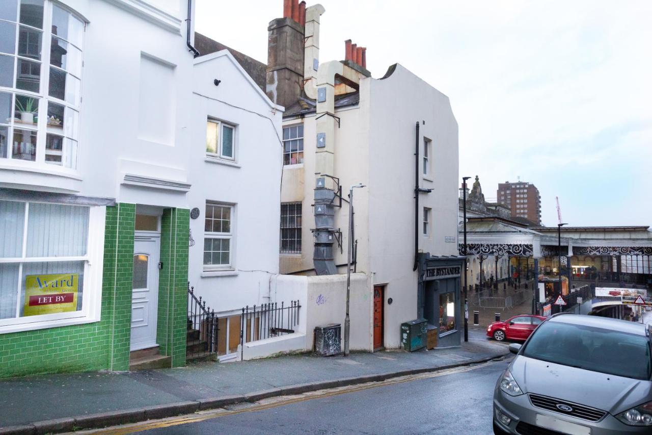Luxury Pad Centrally Located Near Station Apartment